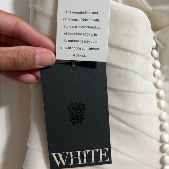 Vera Wang White wedding Dress NEVER WORN new with tags - Picture 3 of 3